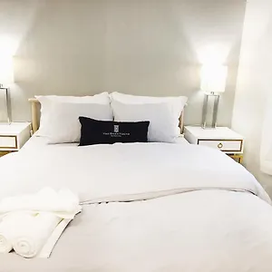 The Hideout ホテル